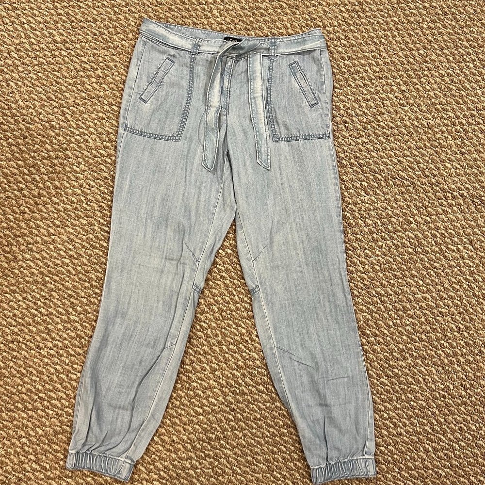 LOFT Chambray Ankle Jogger Pants Light Wash (Size: 4)
